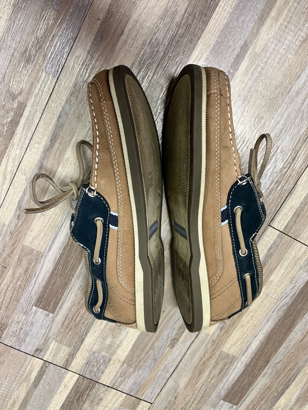Margaritaville Men's Tan and Navy Leather Boat Shoes - Picture 2 of 8
